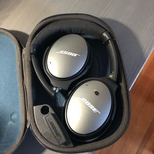 Bose Noise cancelling headphones